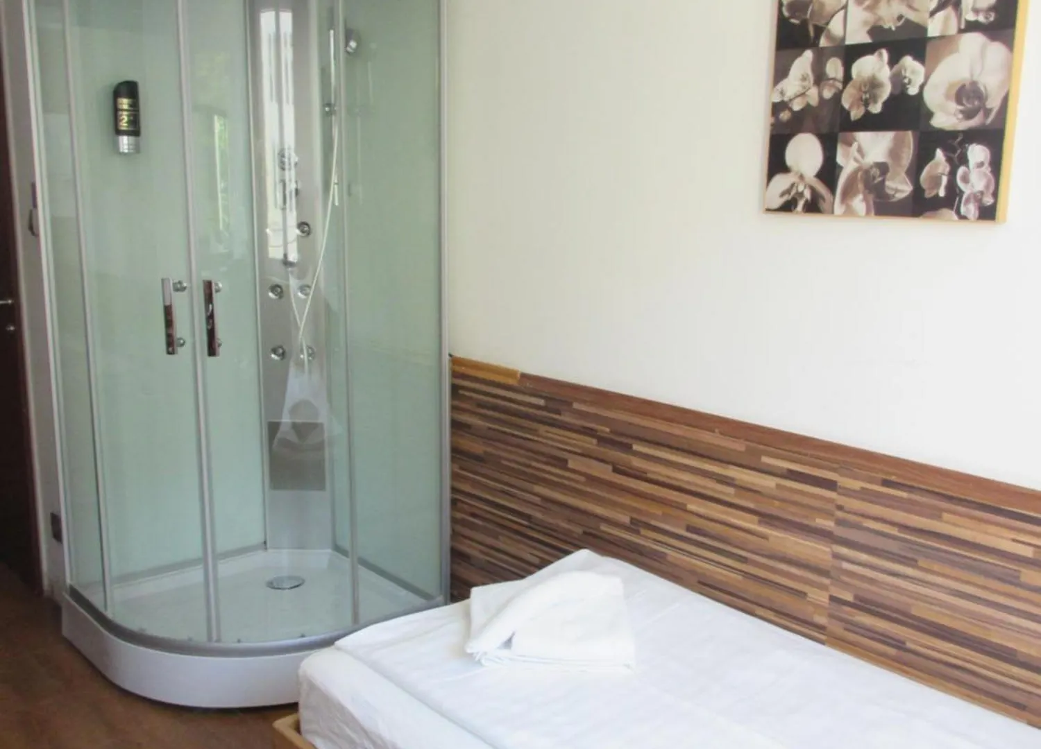 Hotel Attache L Contactless Check-In Wiedeń 3*,