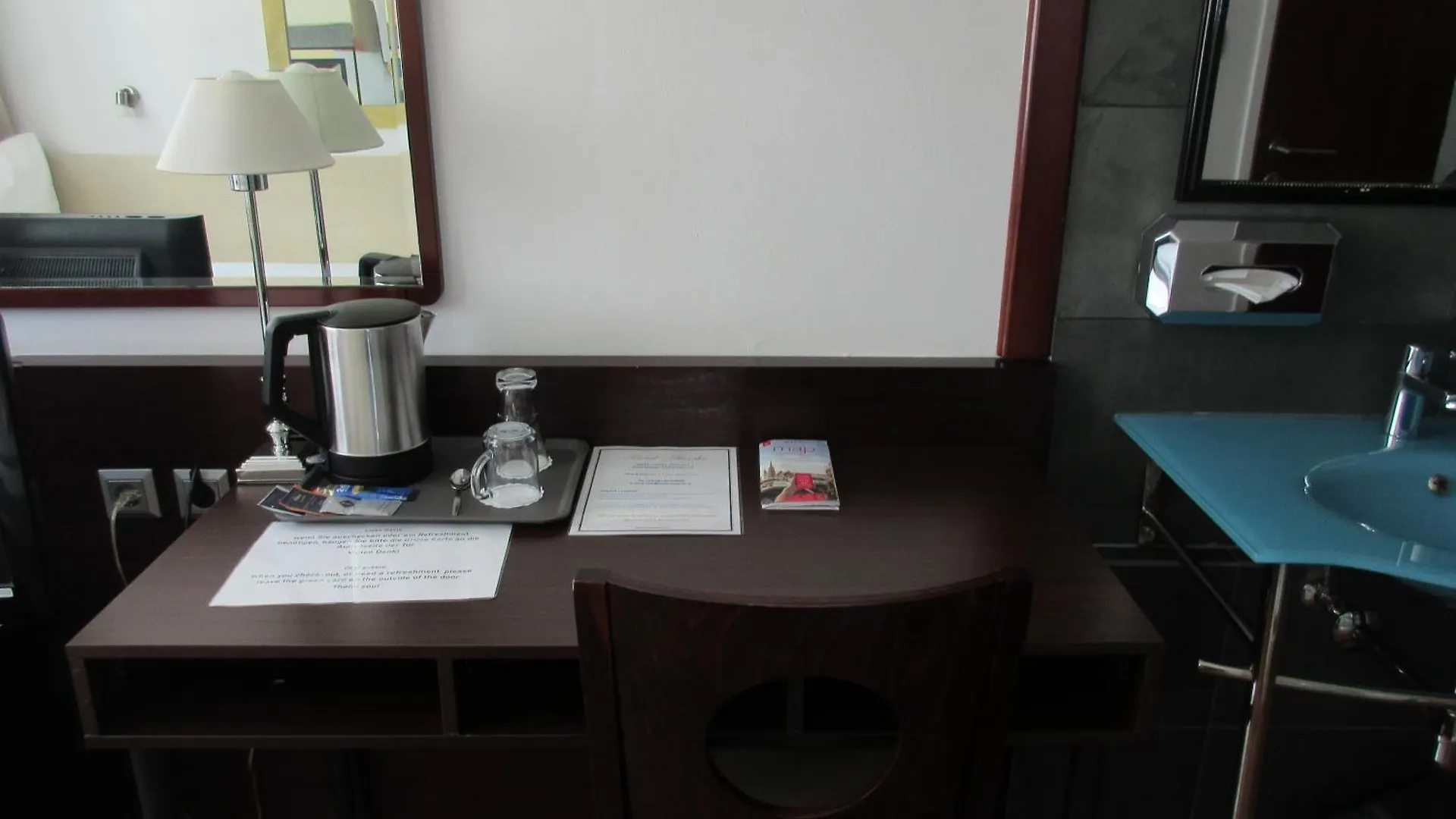 Hotel Attache L Contactless Check-In Wien 3*,  Østrig