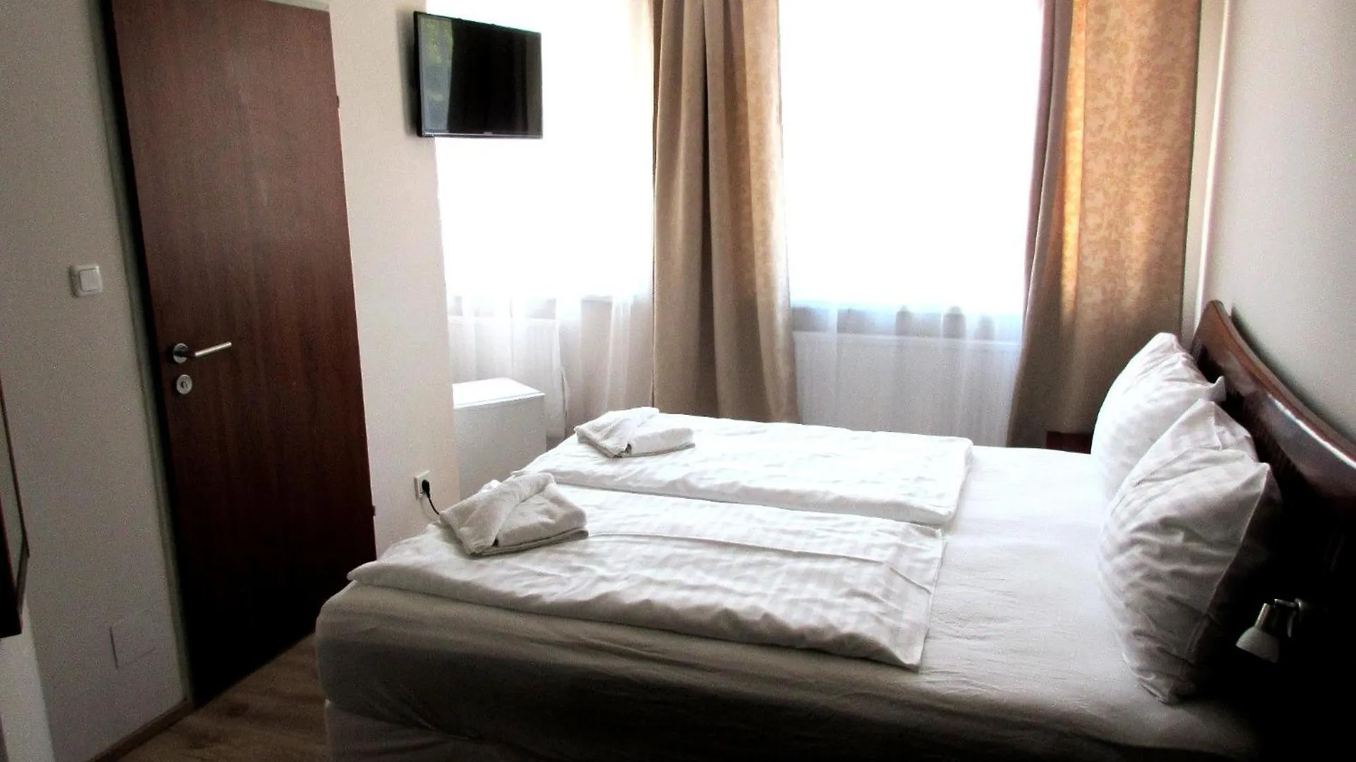 Hotel Attache L Contactless Check-In Wien