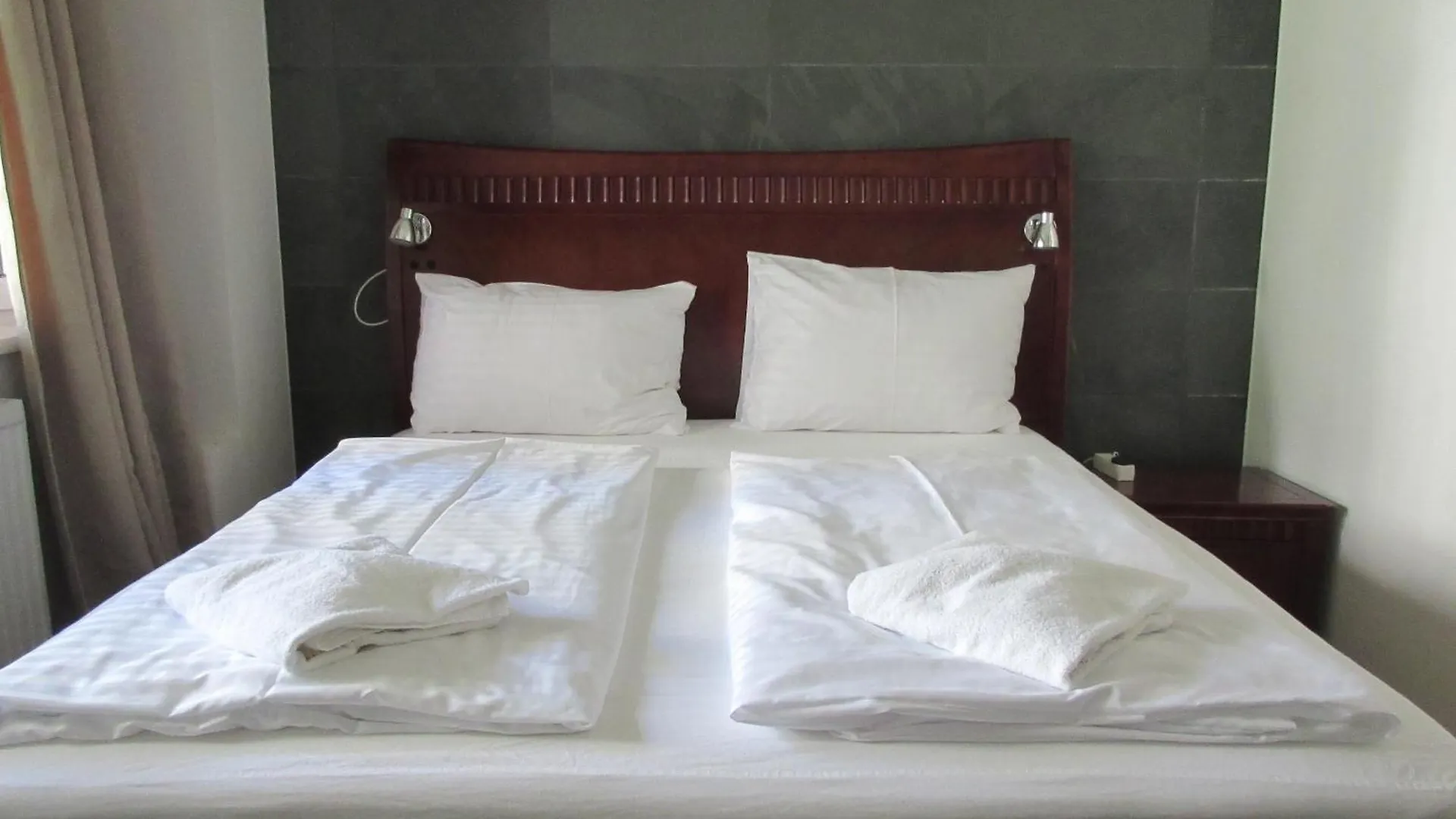 Hotel Attache L Contactless Check-In Wien