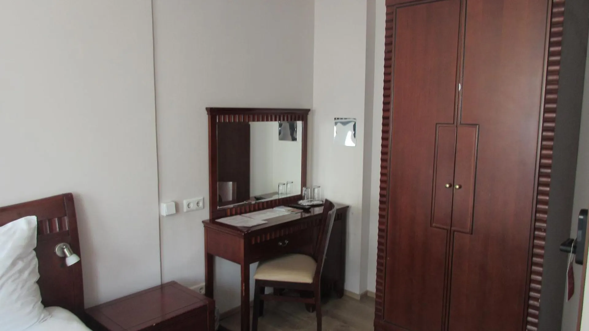 Hotel Attache L Contactless Check-In Wien