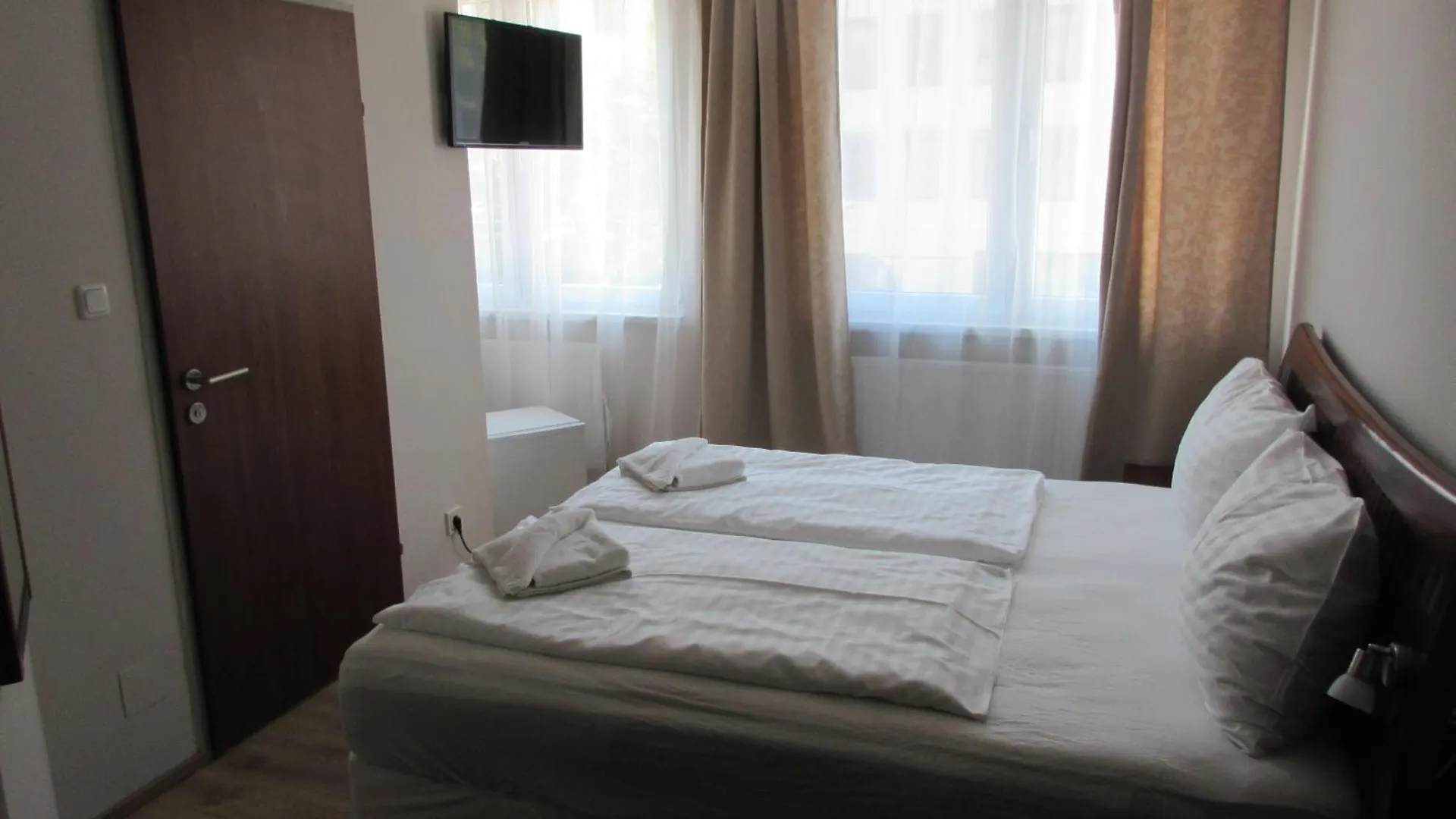 Hotel Attache L Contactless Check-In Wien
