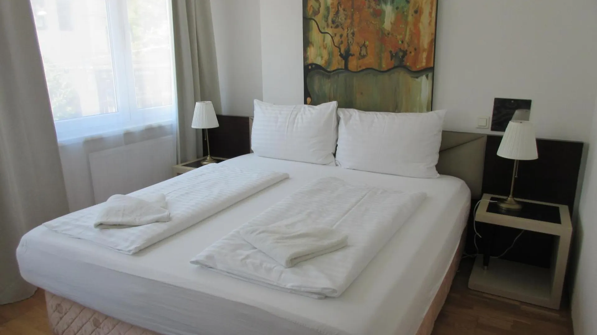 Hotel Attache L Contactless Check-In Wien