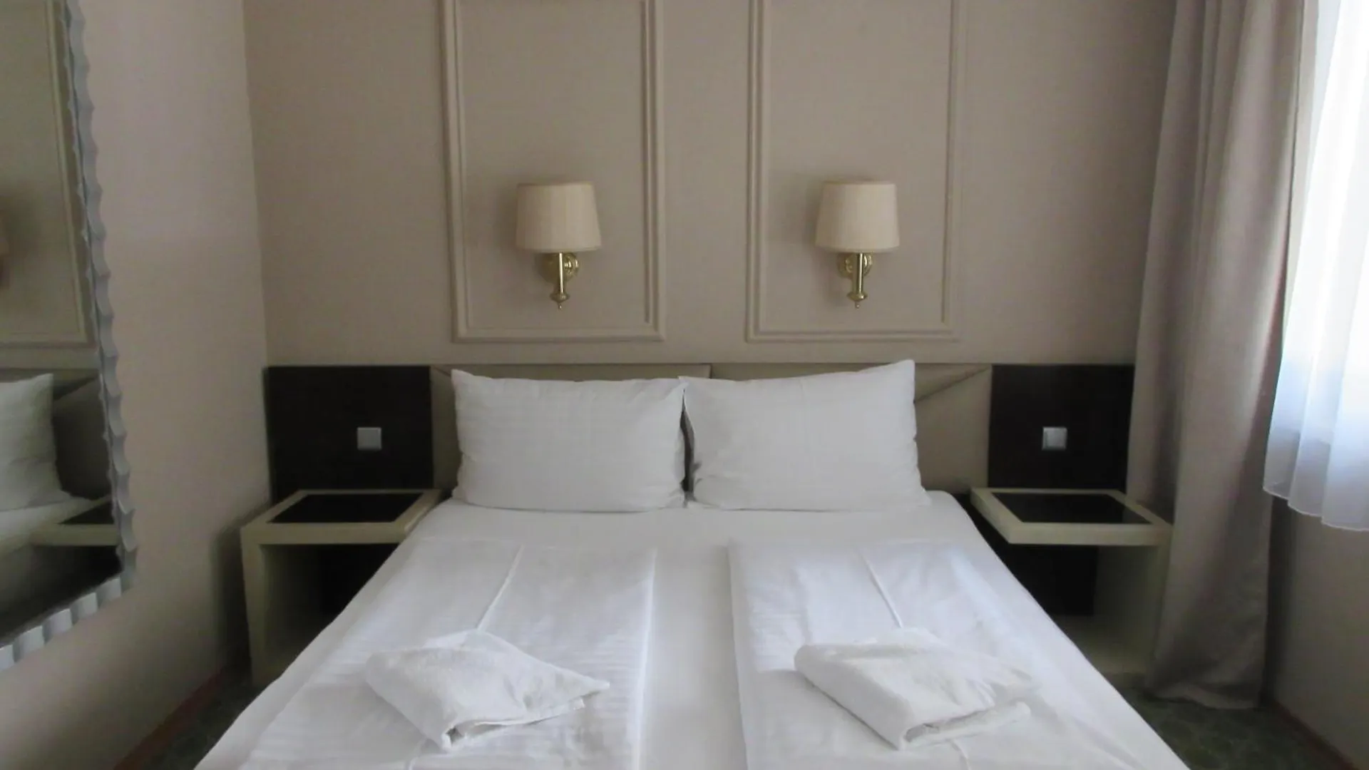 Hotel Attache L Contactless Check-In Wien