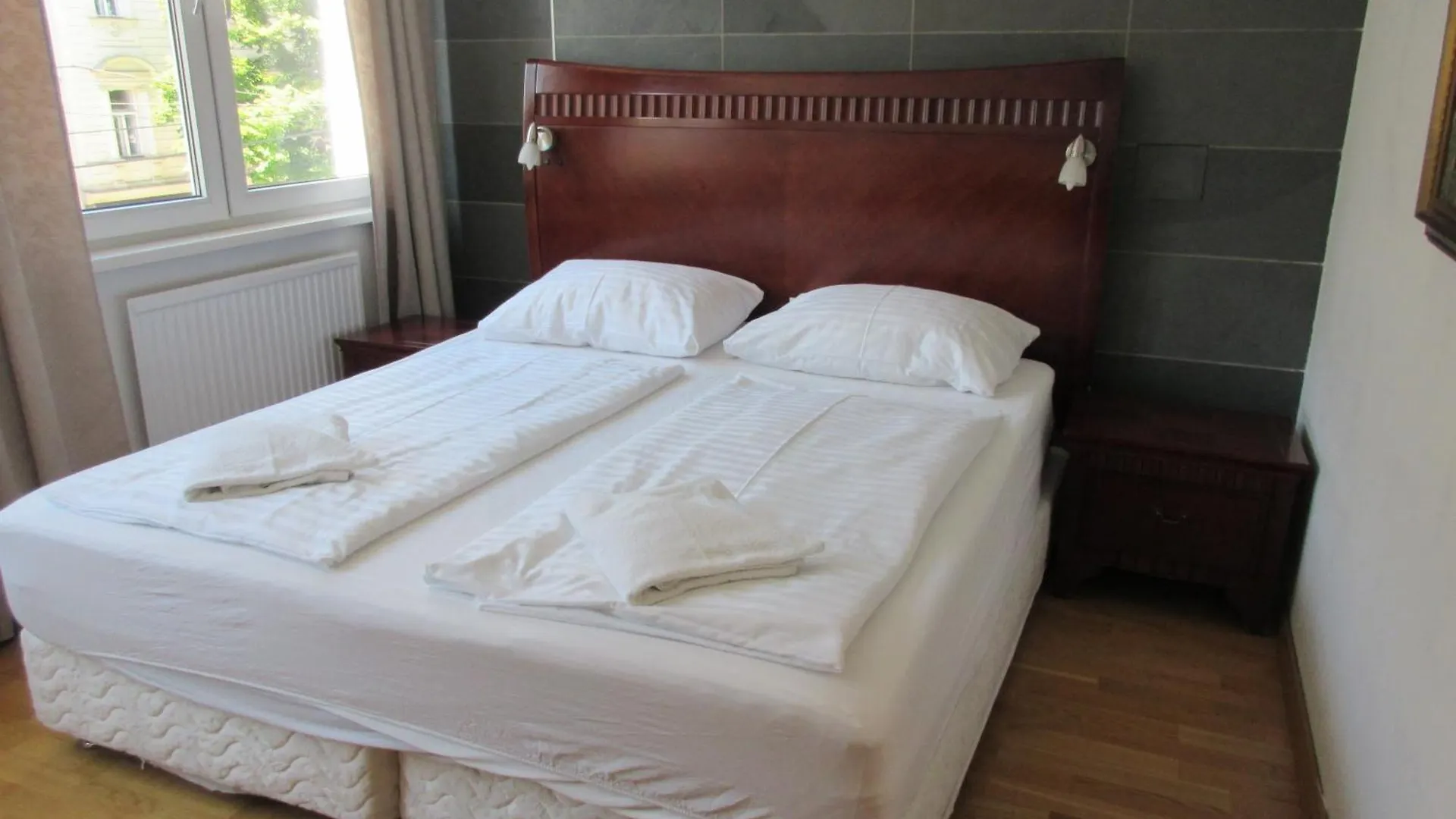Hotel Attache L Contactless Check-In Wien 3*,  Østrig