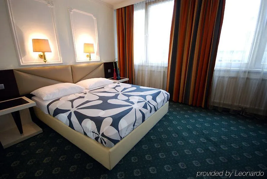 Hotel Attache L Contactless Check-In Vienna