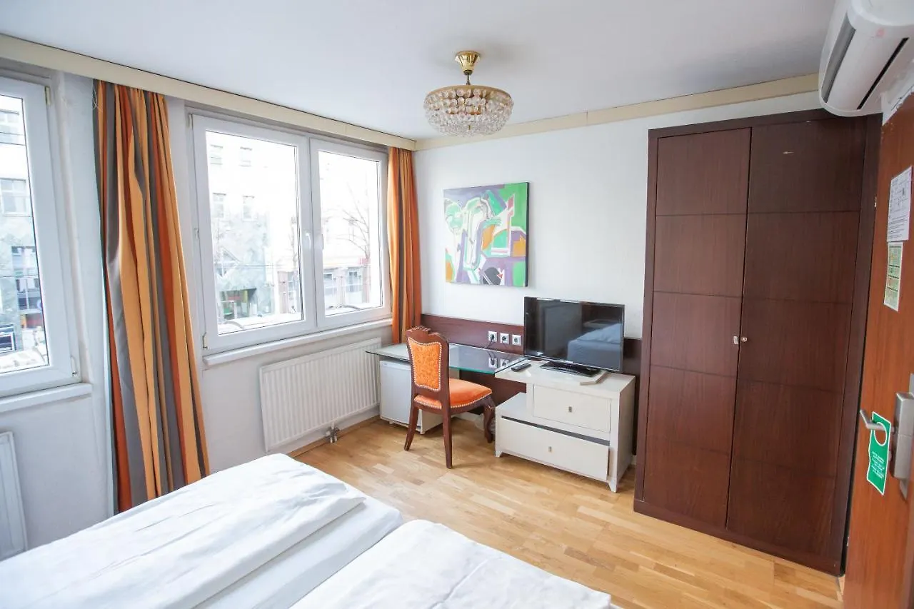 Hotel Attache L Contactless Check-In Vienna