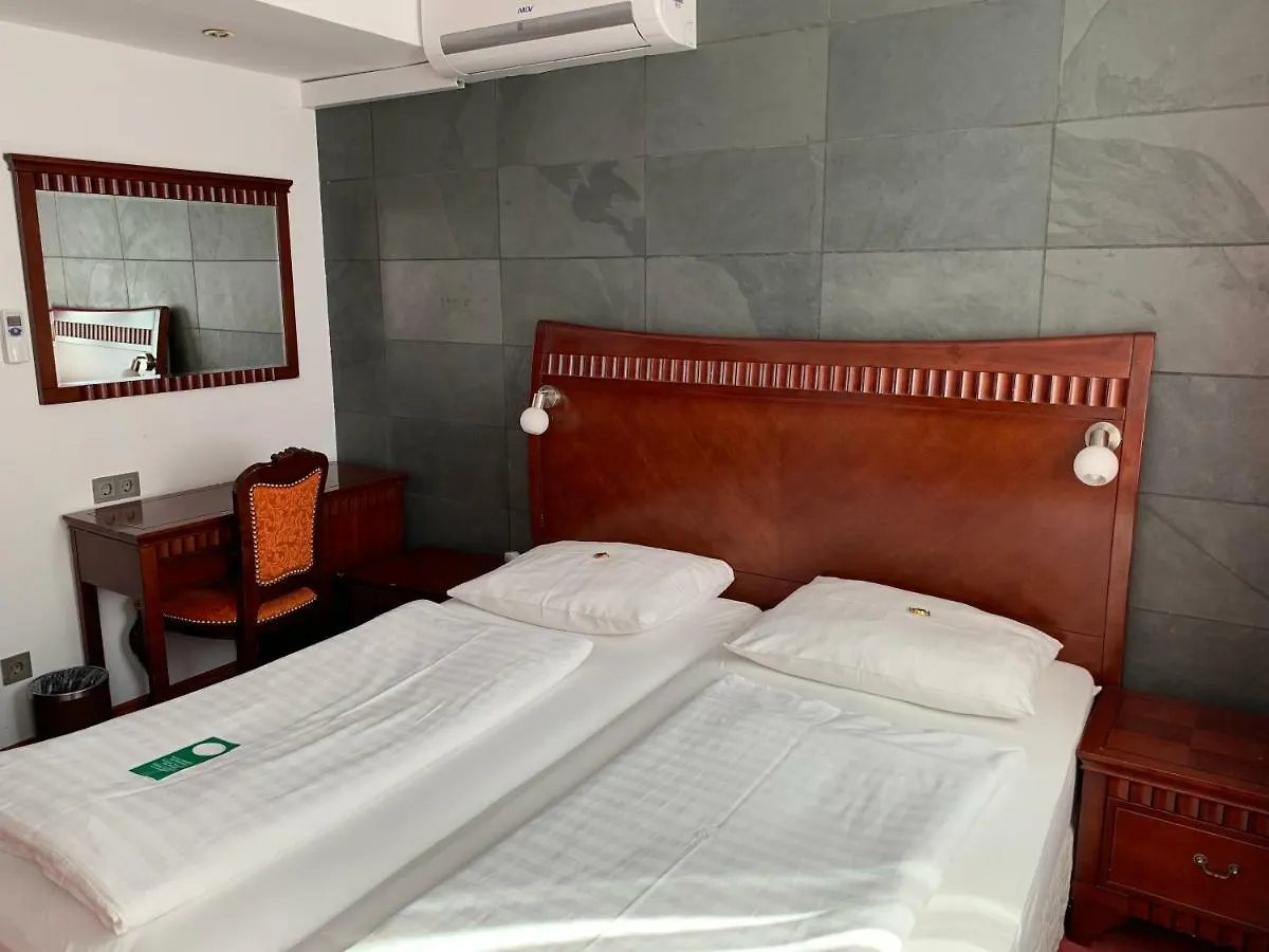 ***  Hotel Attache L Contactless Check-In Vienna Austria