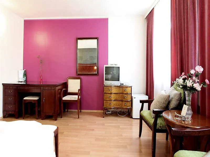 Hotel Attache L Contactless Check-In Vienna