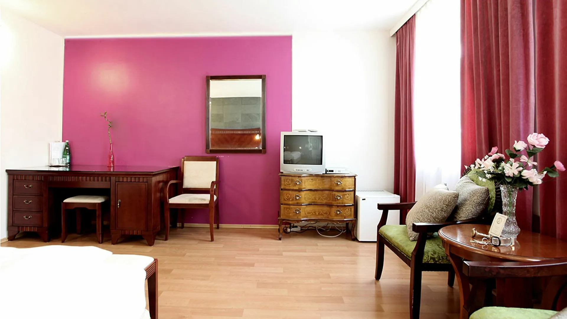 Hotel Attache L Contactless Check-In Vienna