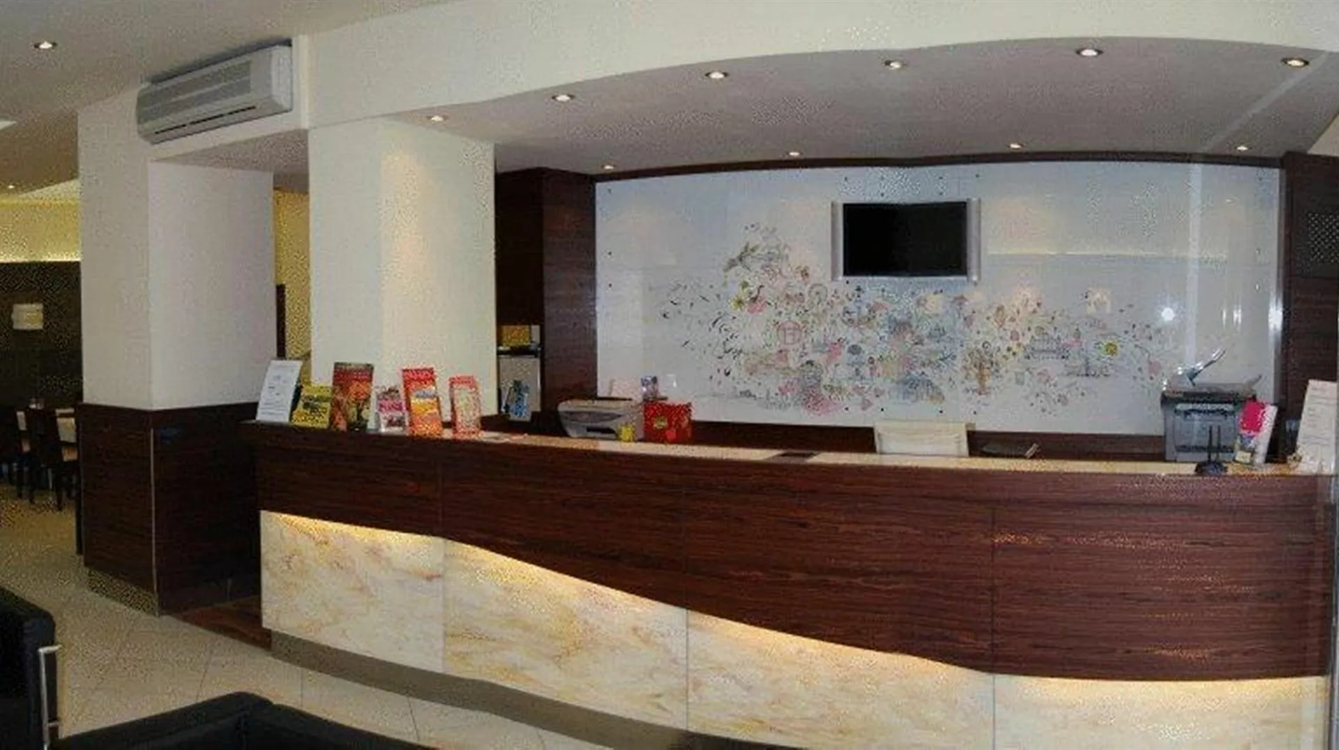 Hotel Attache L Contactless Check-In Vienna 3*,  Austria