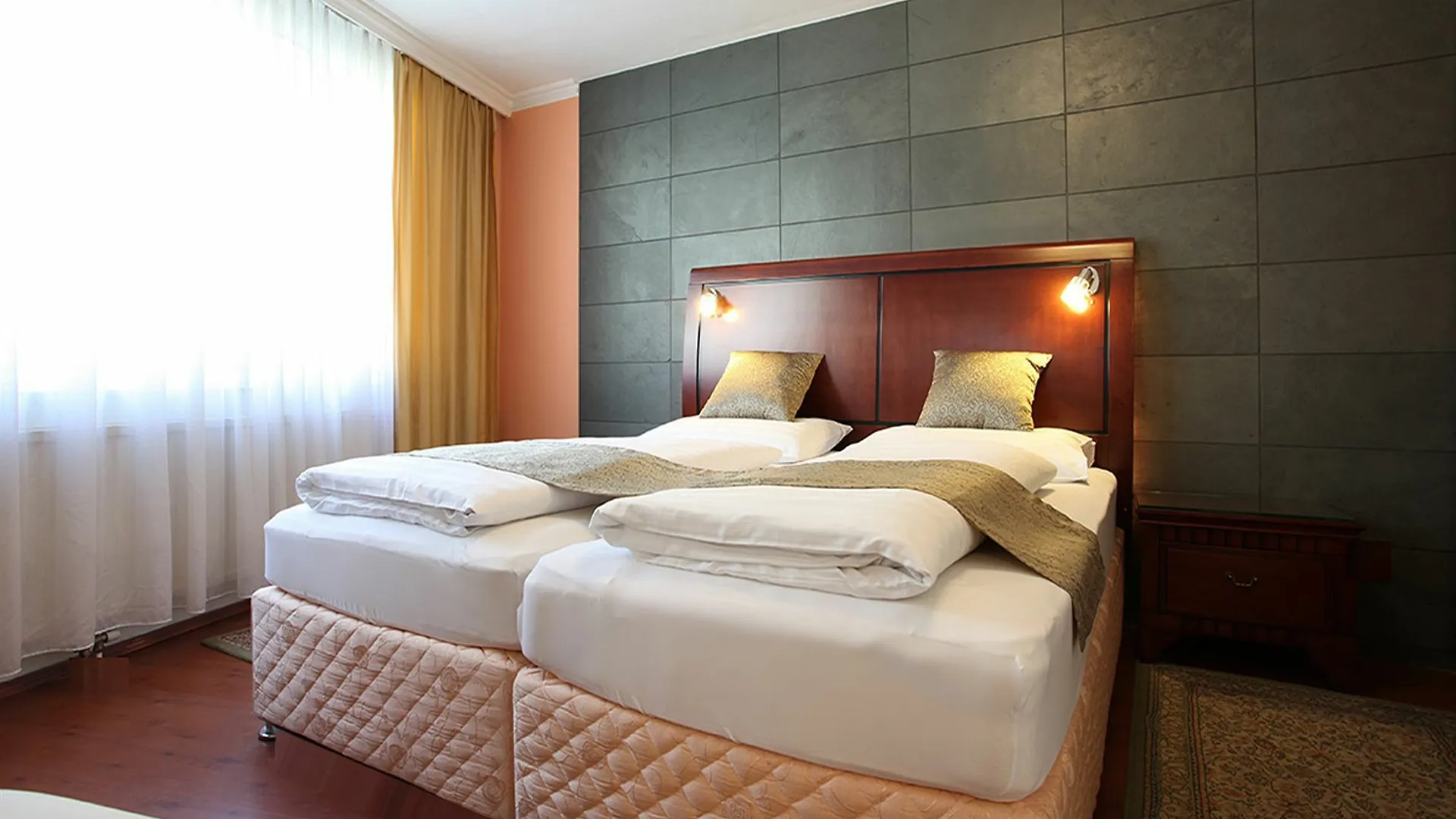 Hotel Attache L Contactless Check-In Vienna