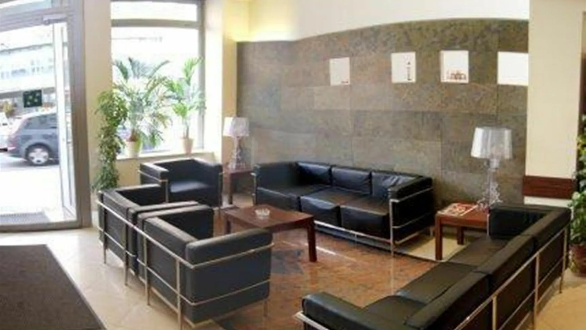 Hotel Attache L Contactless Check-In Vienna 3*,