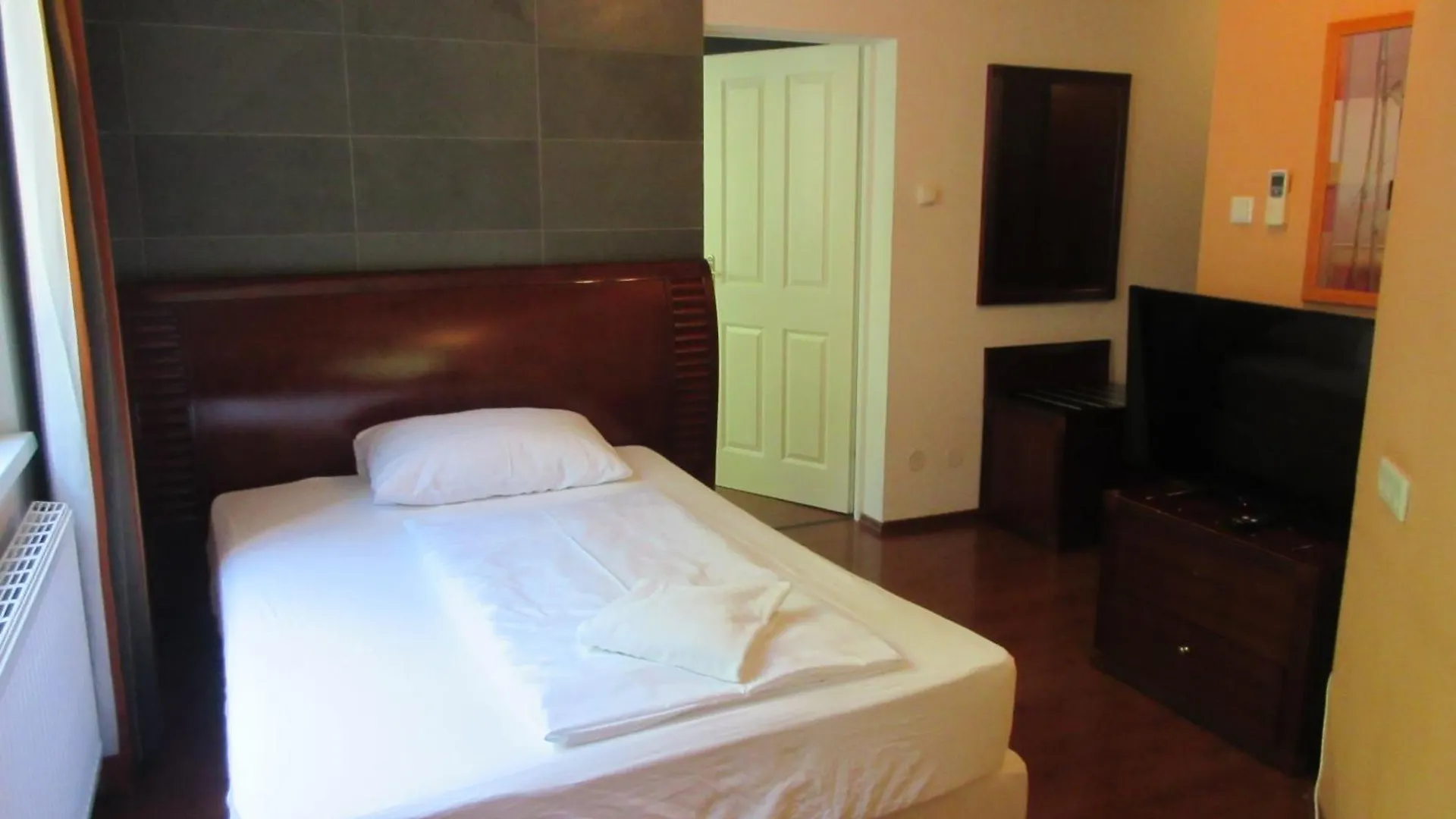 Hotel Attaché Vienna 3*,  Austria