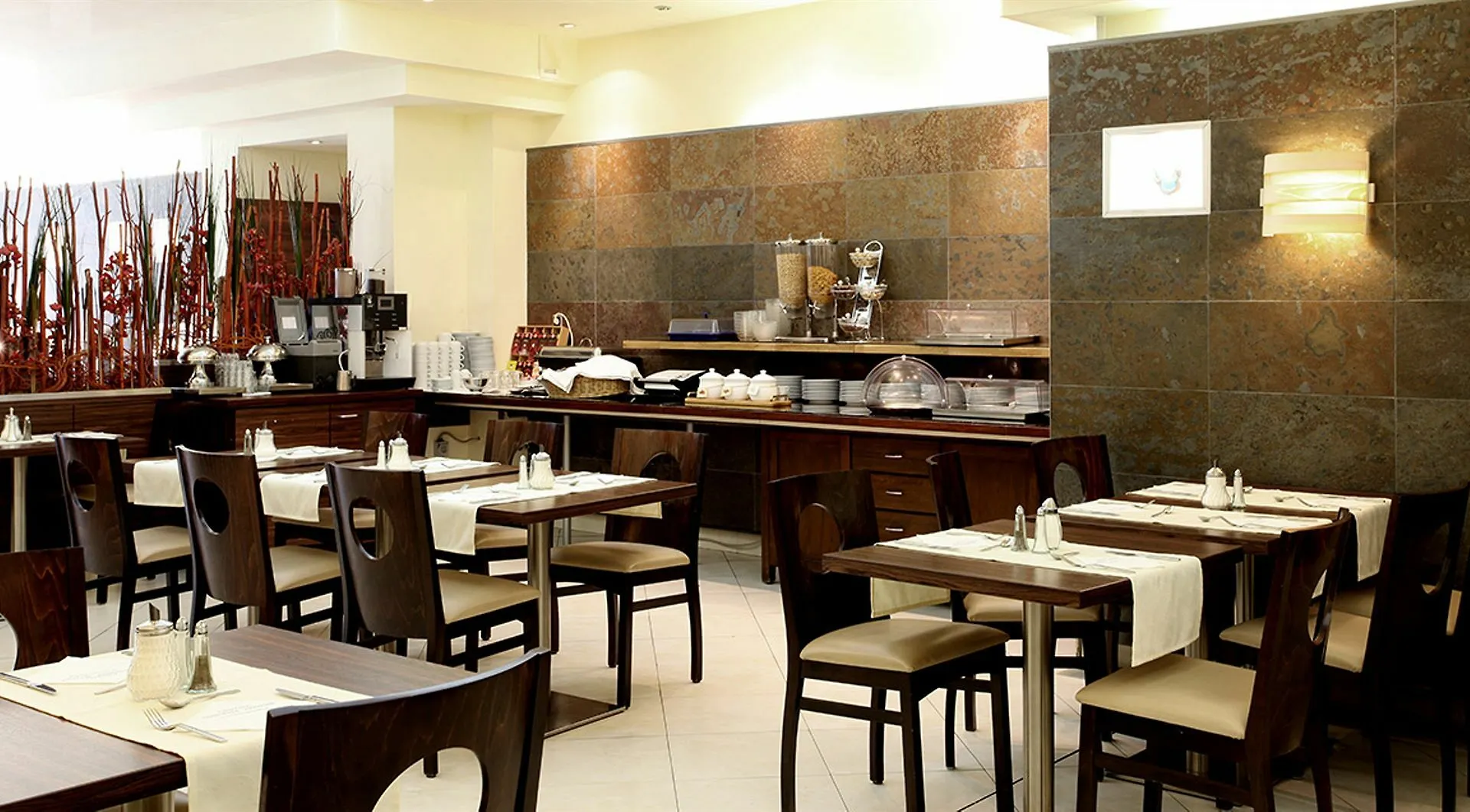 Hotel Attache L Contactless Check-In Vienna